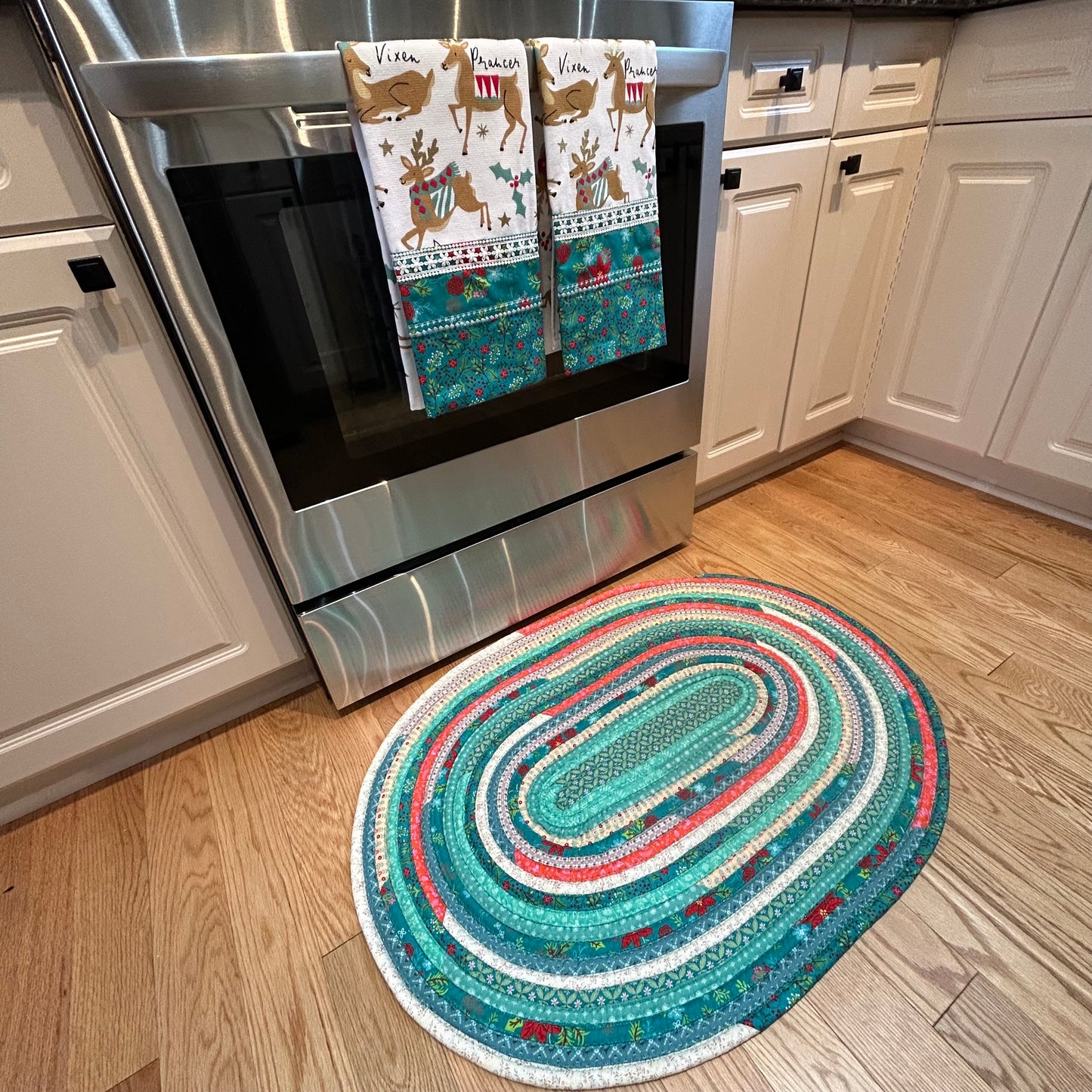 JellyRoll Stylish Christmas Rug - Canadian Quilted Delight