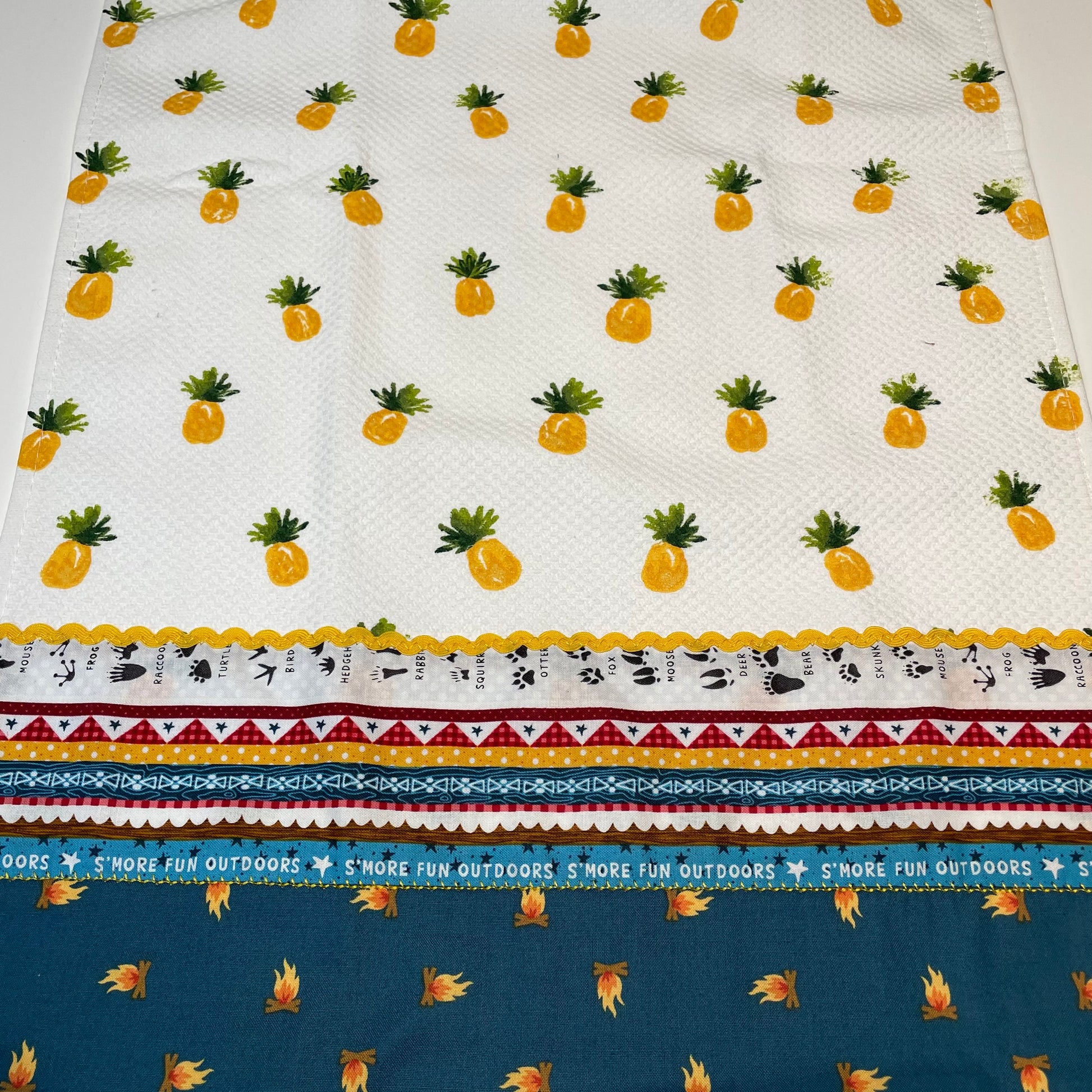 Pinapple Camping Kitchen Towel. Glamping Decor for your RV. Yellow Pin –  Home Stitchery Decor